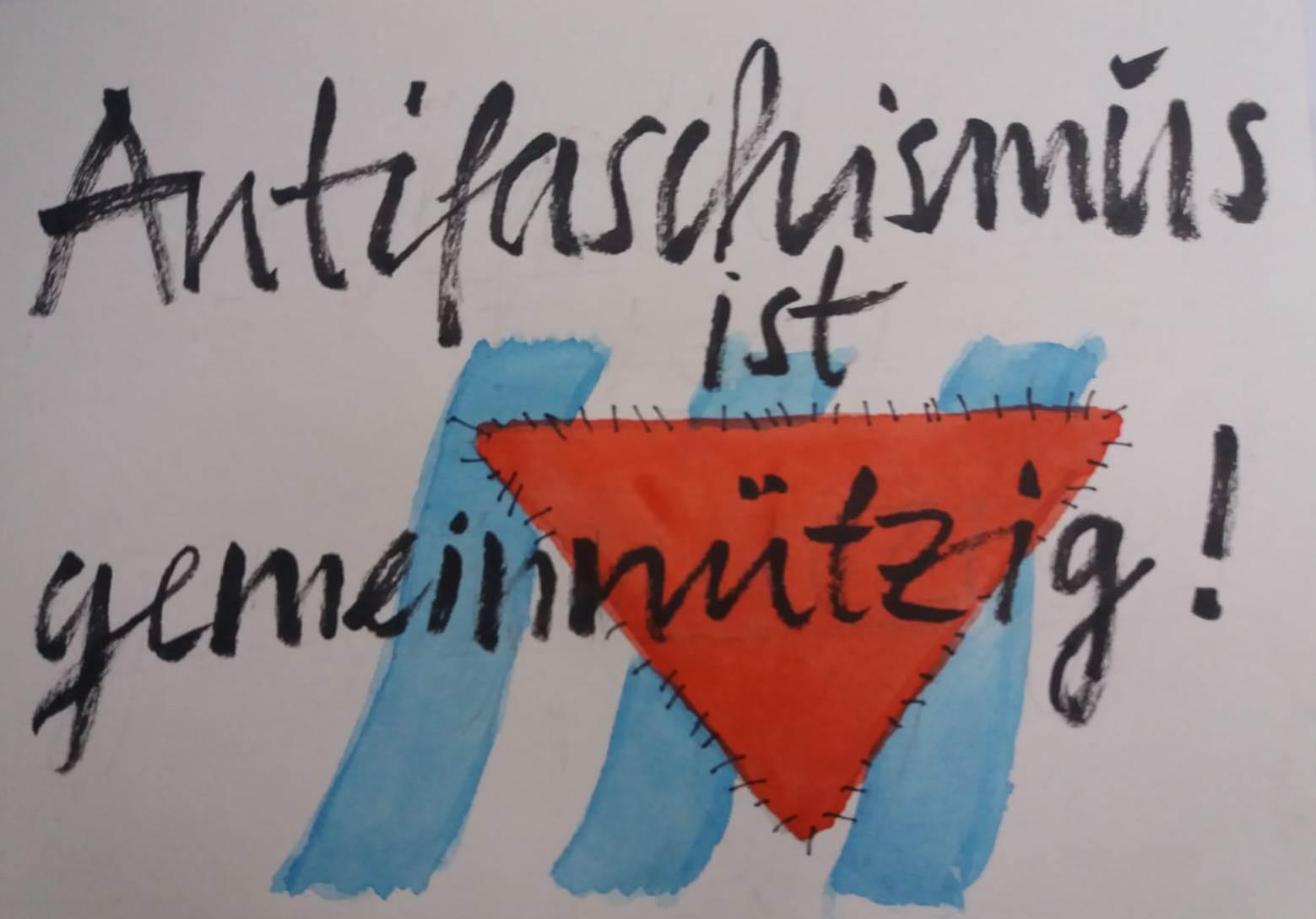 VVN Logo mit dem Text: Antifaschismus ist gemeinnuetzig