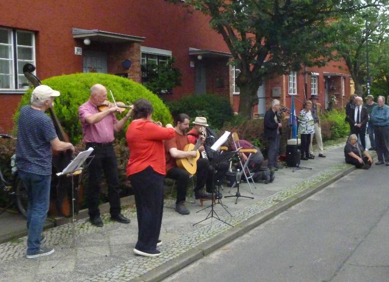Querbeet spielt ein Lied